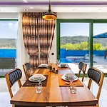 Saribelen 2 Bedroom Secluded With Private Pool Hot Tub