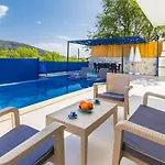 Saribelen 2 Bedroom Secluded With Private Pool Hot Tub *