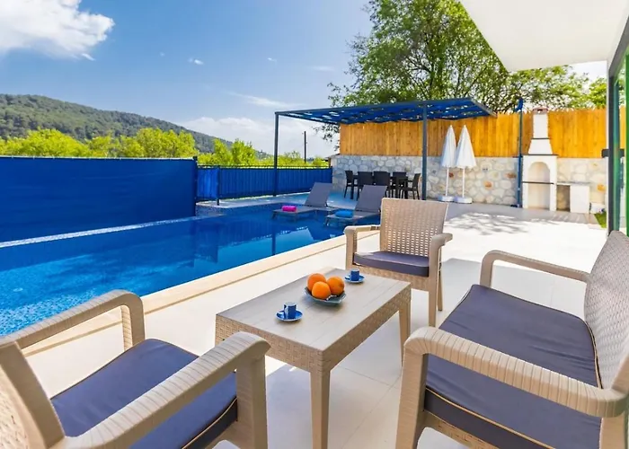 Saribelen 2 Bedroom Secluded With Private Pool Hot Tub *