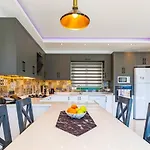 Villa Saribelen 2 Bedroom Secluded With Private Pool Hot Tub *