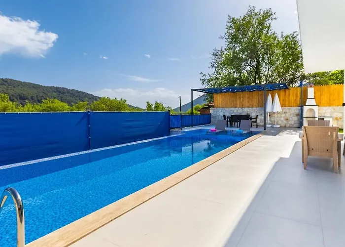 Saribelen 2 Bedroom Secluded With Private Pool Hot Tub 别墅