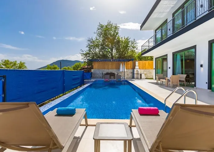Saribelen 2 Bedroom Secluded With Private Pool Hot Tub 别墅 *