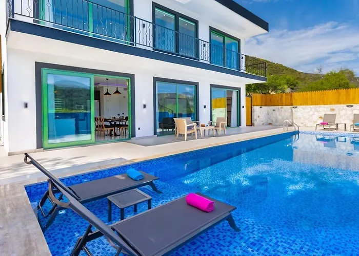 别墅 Saribelen 2 Bedroom Secluded With Private Pool Hot Tub