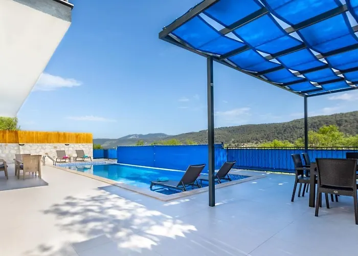 别墅 Saribelen 2 Bedroom Secluded With Private Pool Hot Tub