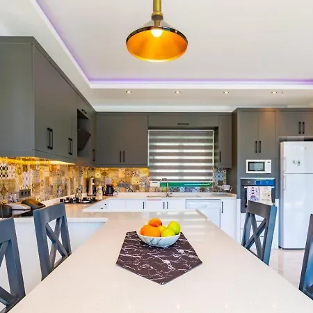 Villa Saribelen 2 Bedroom Secluded With Private Pool Hot Tub *